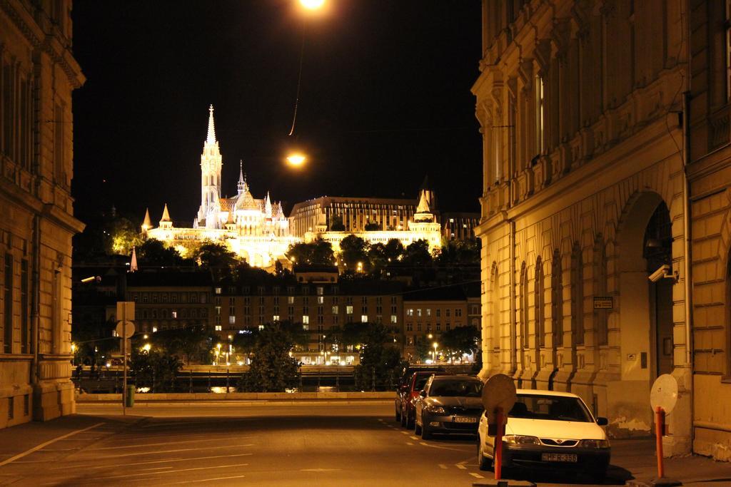 Parliment Luxury Apartment — Photos 2